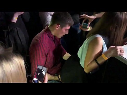 ❤️ Skutočný sex v ruskom nočnom klube. 18-ročné ruské dievča v análnom otvore a vagíne jebané v nočnom klube ☑ Super sex na nás ️❤